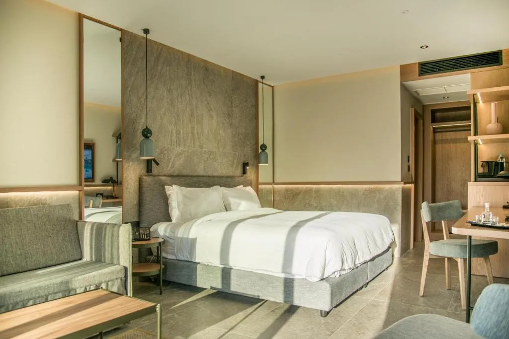 JUNIOR SUITE GARDEN VIEW Room, King Minos Retreat Resort and Spa, Crete