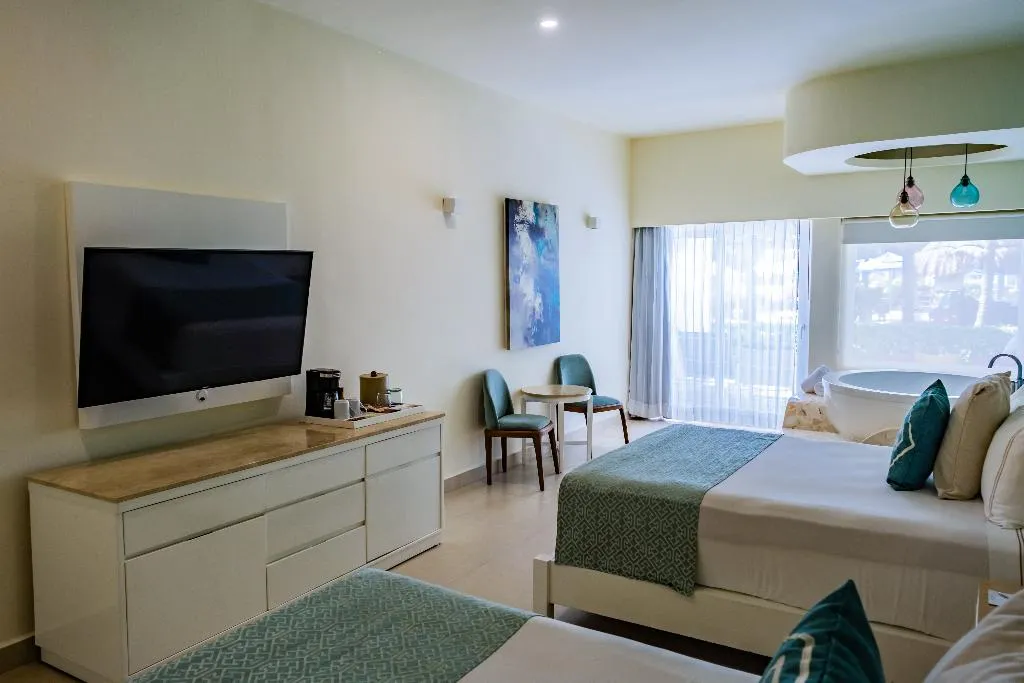 JUNIOR SUITE POOL VIEW Room, Iberostar Selection Riviera Cancun, Cancun Area