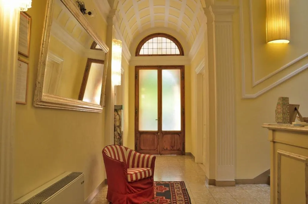Lobby, Residence Michelangiolo, Florence