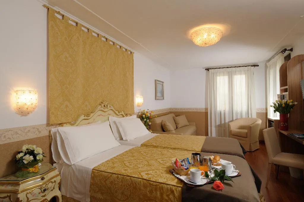 Double or Twin DELUXE Room, UNA HOTELS Ala Venezia - Adults +16, Venice