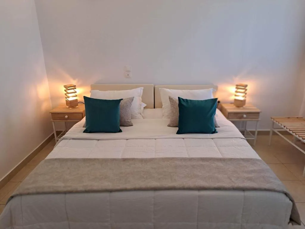 Double or Twin SEA VIEW Room, Amerisa Suites, Santorini