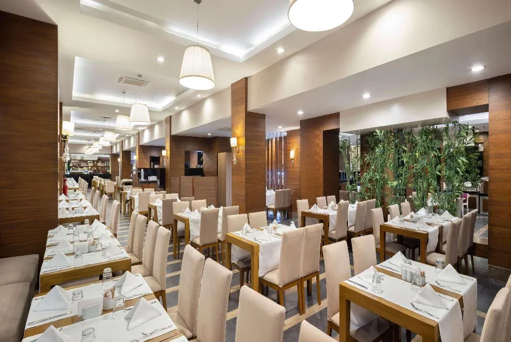 Restaurant, Ramada Resort Lara, Antalya