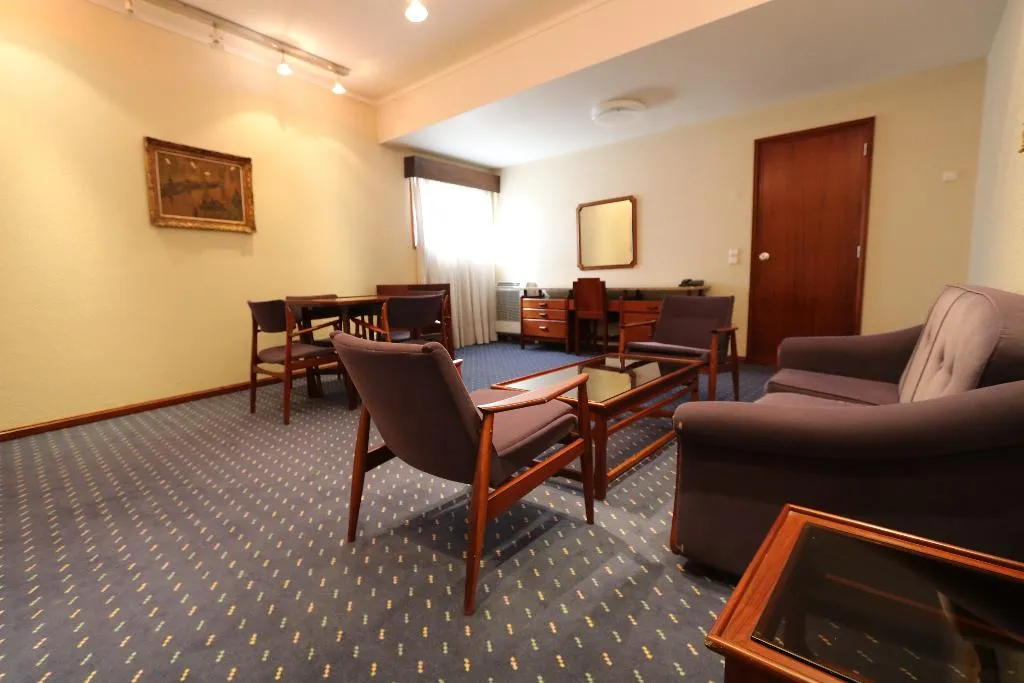 SUITE CAPACITY 4 Room, Imperial, Porto
