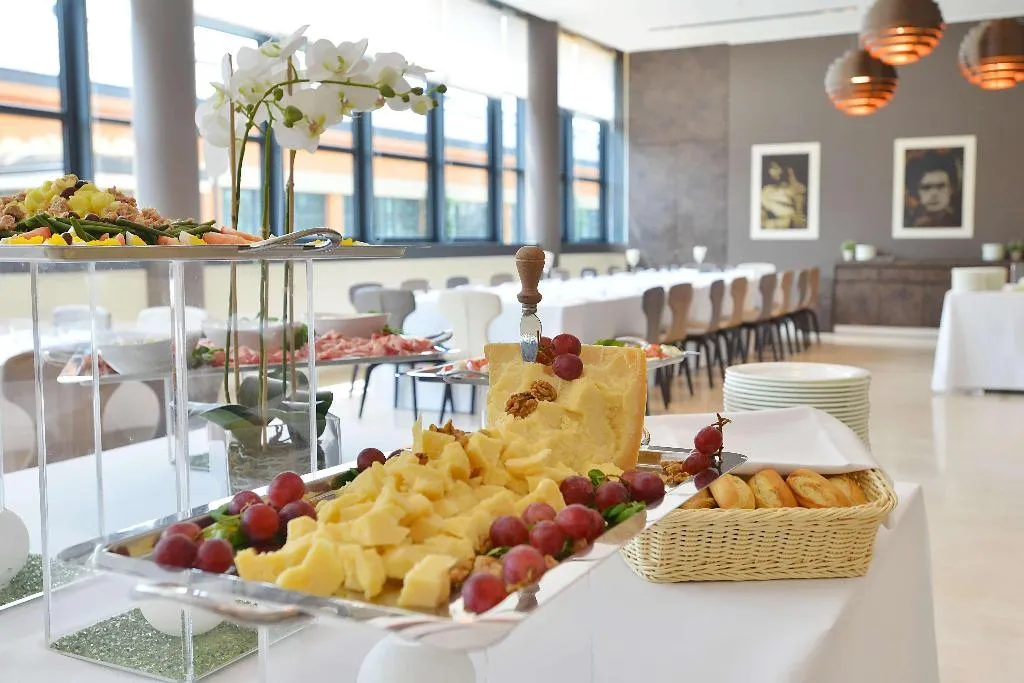 Restaurant, Hilton Garden Inn Milan North, Milan