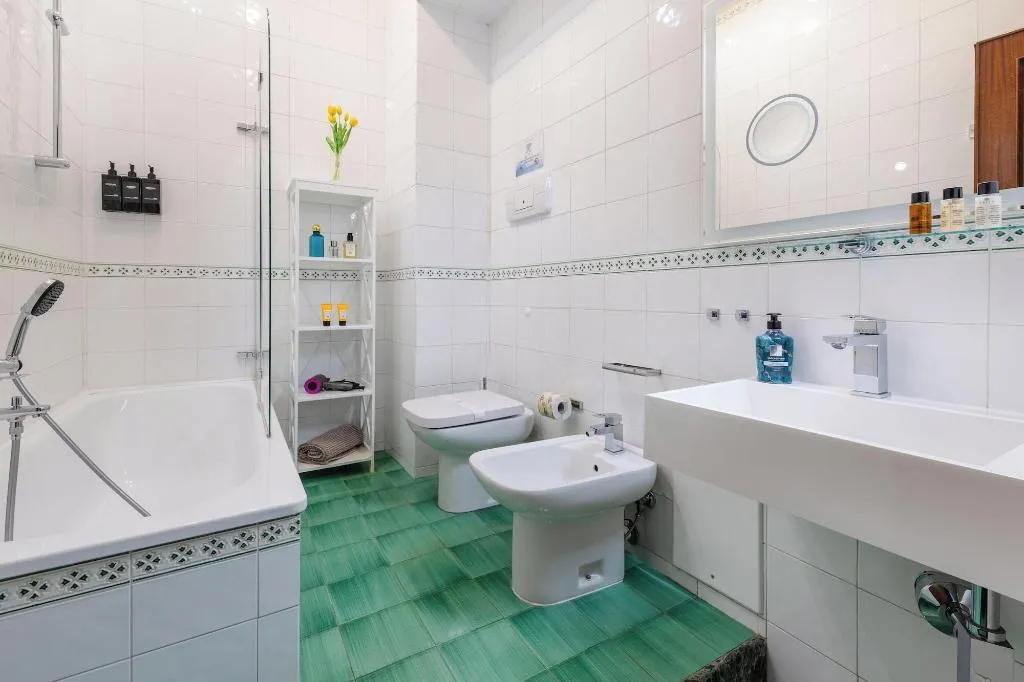 Room, Napolicentro Mare, Naples