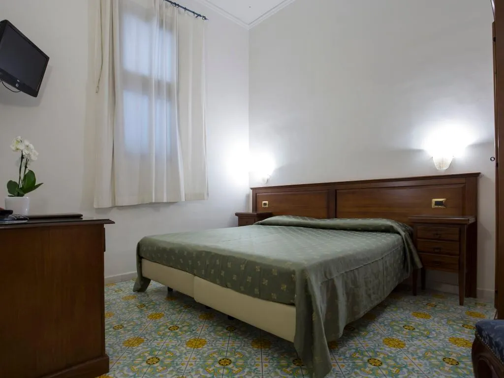DOUBLE SINGLE USE STANDARD Room, La Panoramica Hotel, Naples