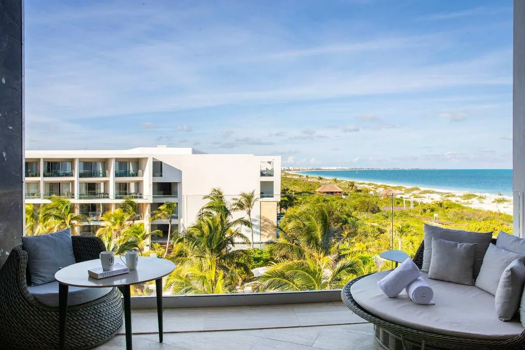 JUNIOR SUITE BEACH FRONT Room, TRS Coral Hotel – Adults Only All Inclusive, Cancun Area