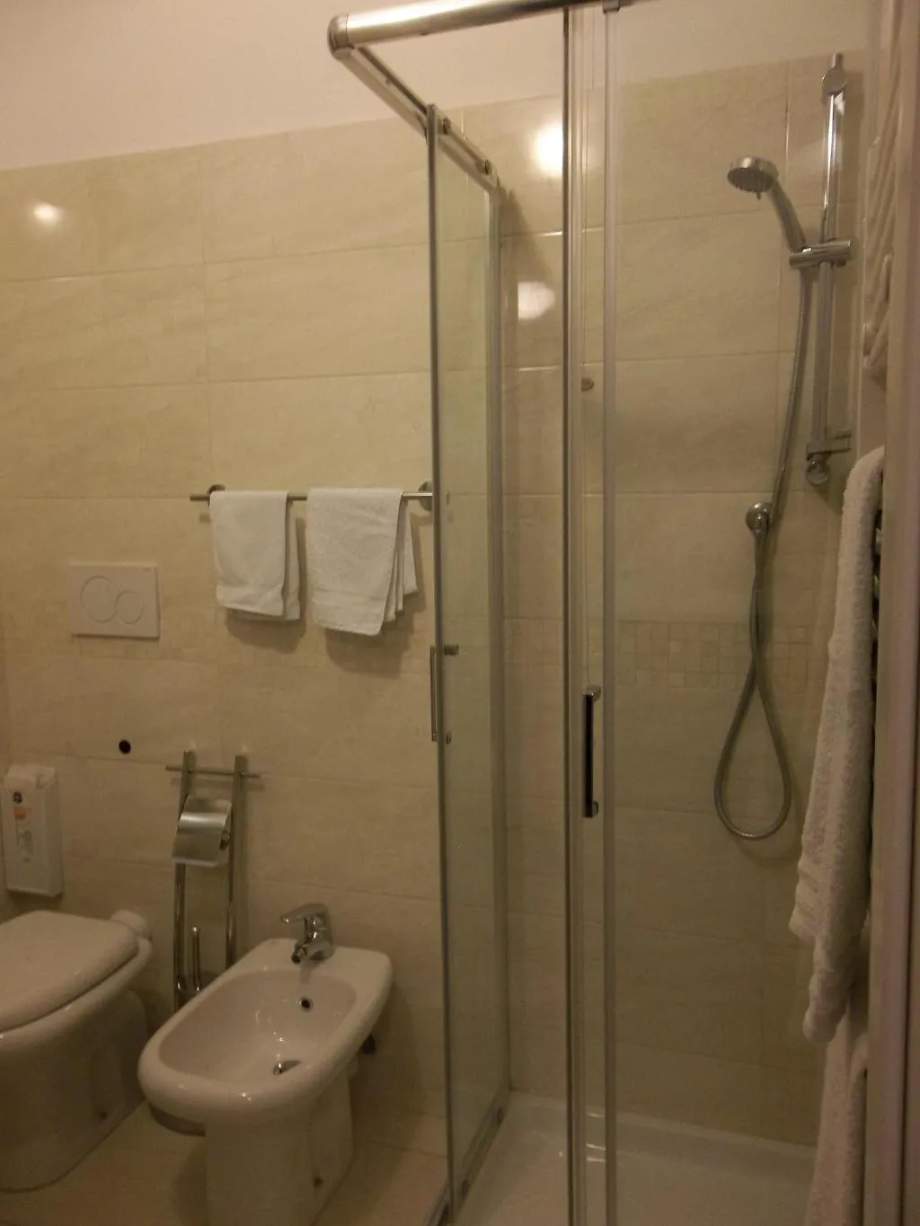 Room, Albergo Amalfi Milano, Milan