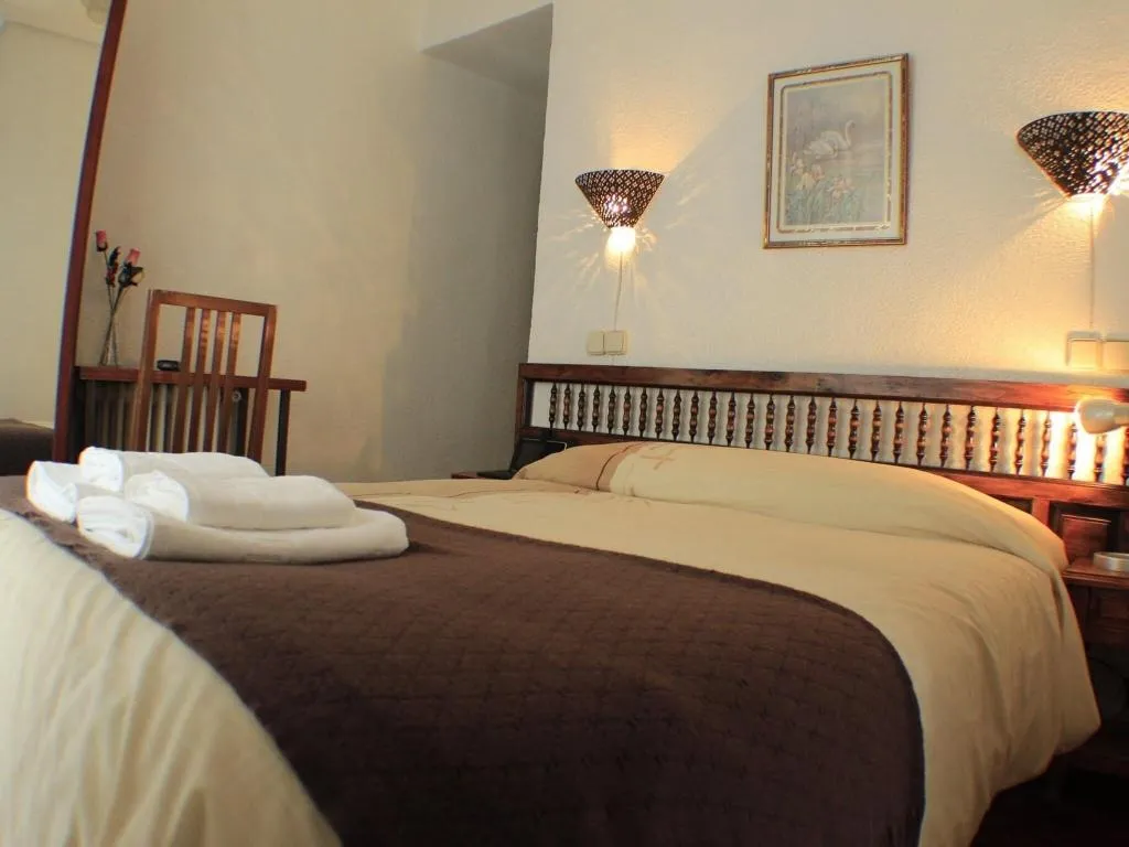 Room, Hostal Esmeralda, Madrid