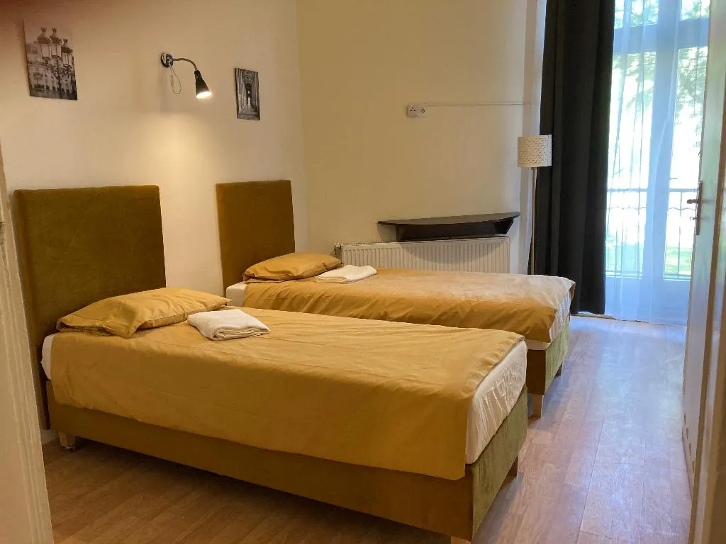Double or Twin STANDARD Room, HELLO Aparthotel, Krakow