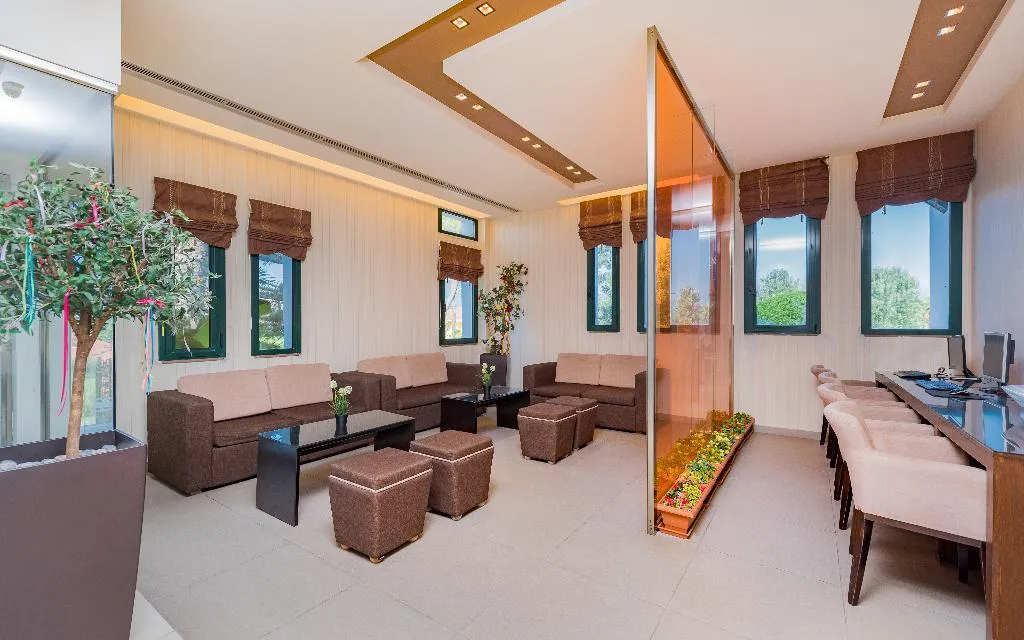 Lobby, Oscar, Zante