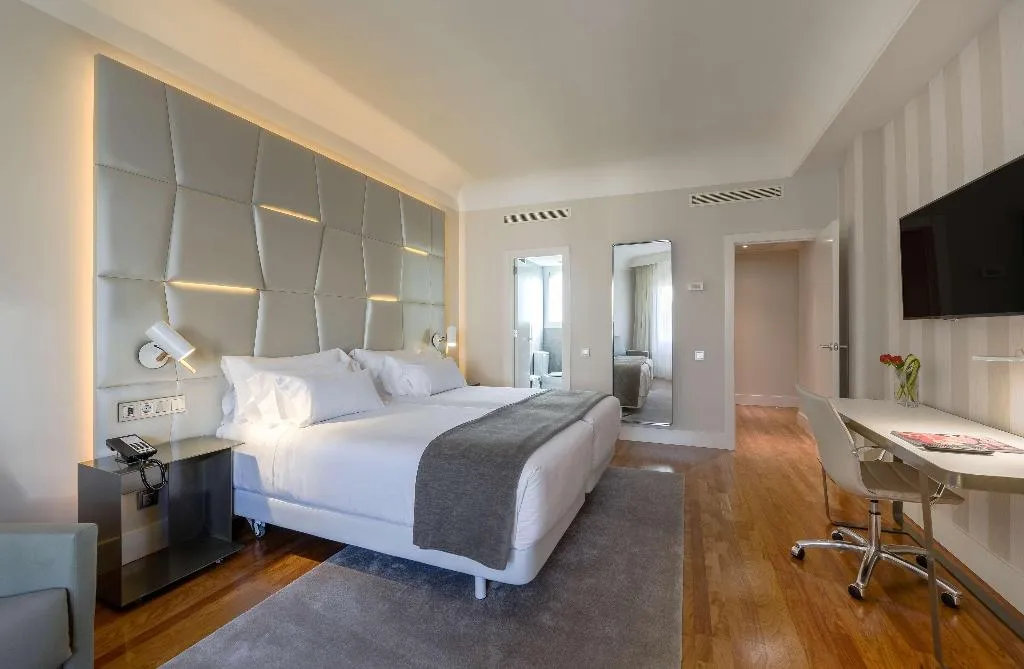 Room, NH Collection Madrid Colón, Madrid