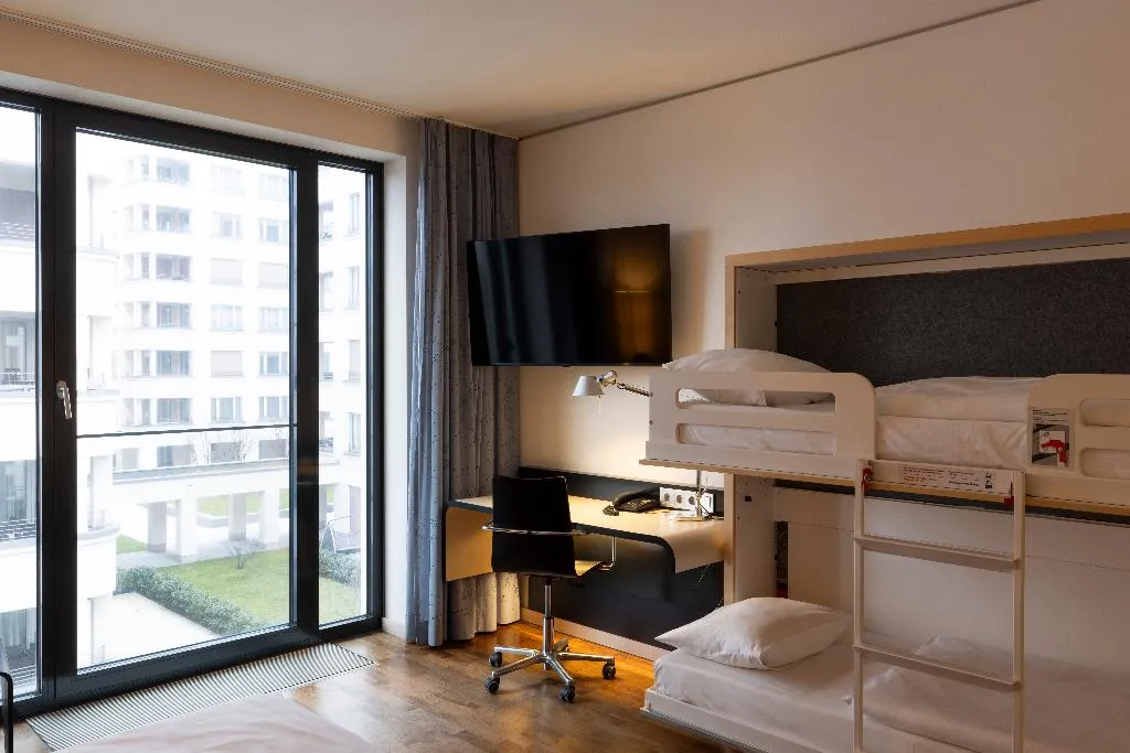 FAMILY ROOM STANDARD Room, Scandic Berlin Potsdamer Platz, Berlin