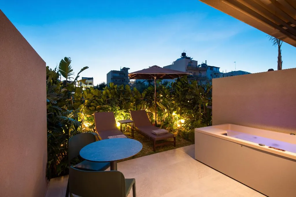 TRIPLE WITH JACUZZI Room, Cosmeen Lifestyle Boutique Stay, Crete