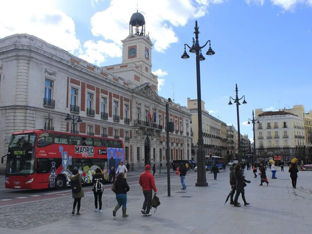 Sports and Entertainment, Hostal Esmeralda, Madrid