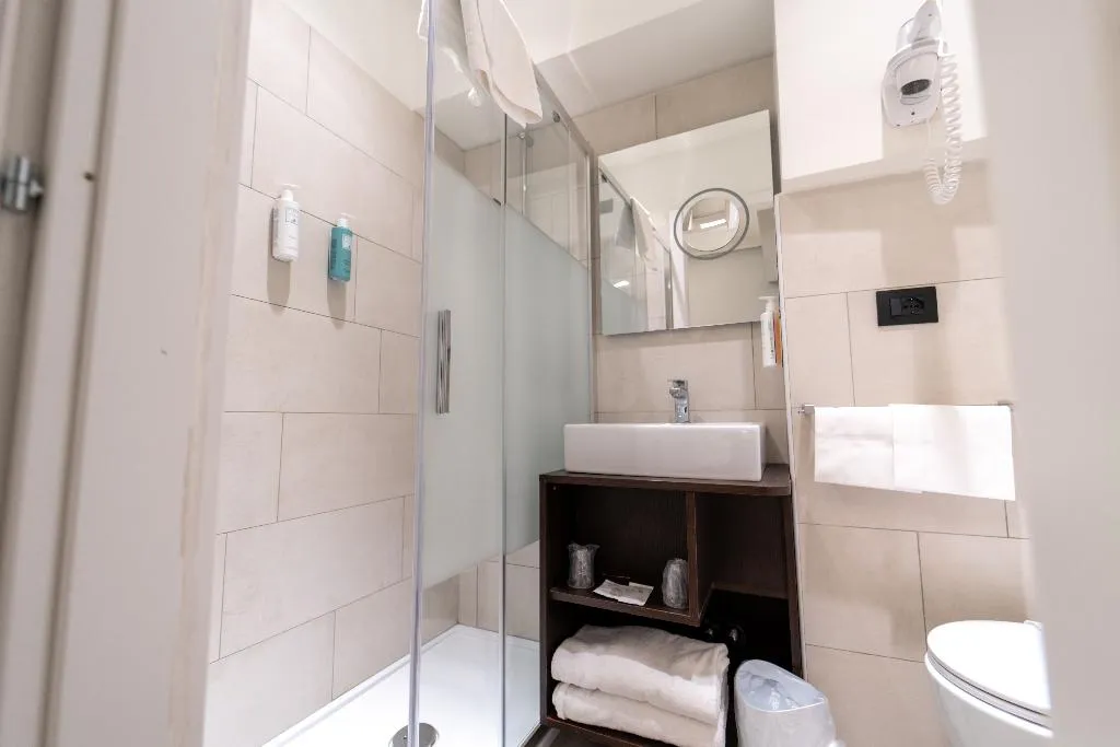 DOUBLE STANDARD Room, Oxford, Rome
