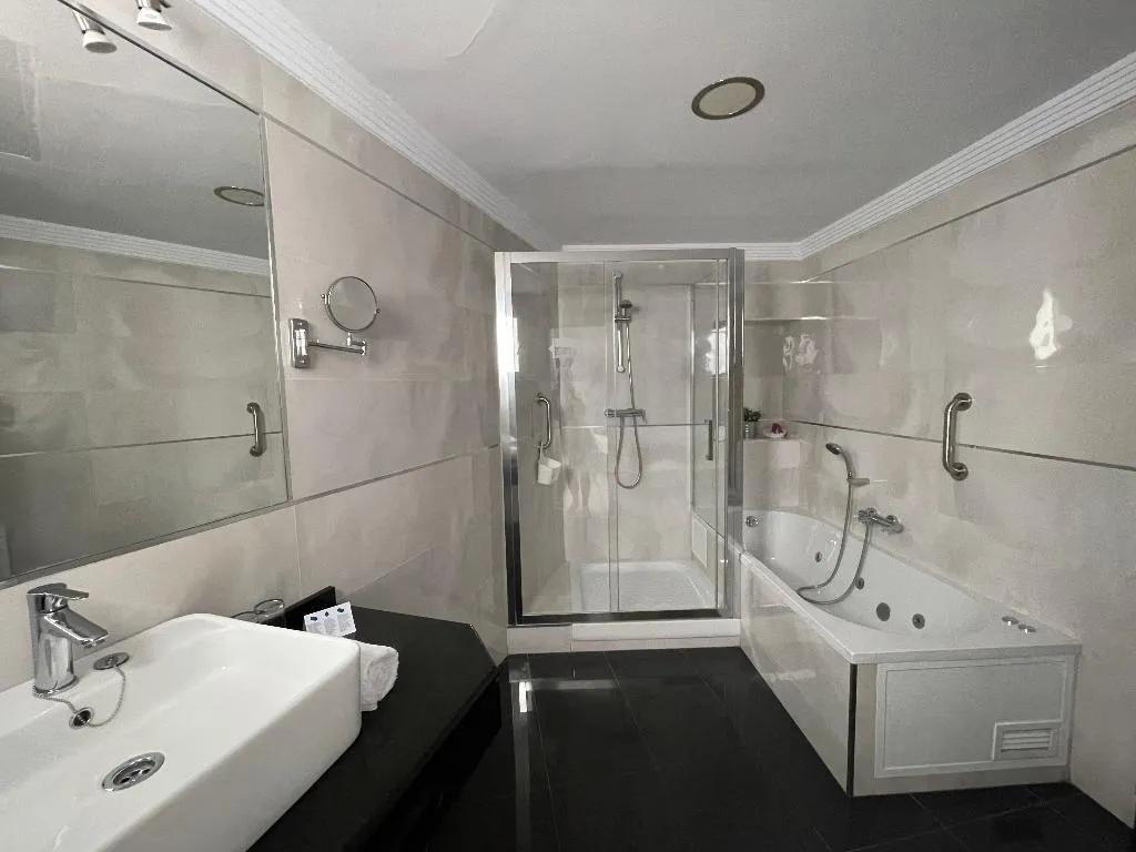 DOUBLE WITH JACUZZI Room, Plaza Cavana, Costa Del Sol