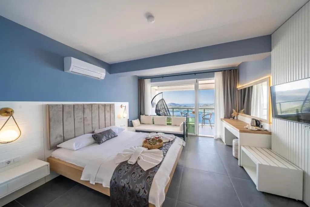 Room, Un Amor Hotel, Dalaman