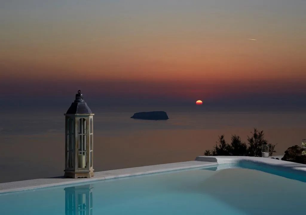 SUITE WITH PRIVATE POOL Room, Athermi Suites, Santorini