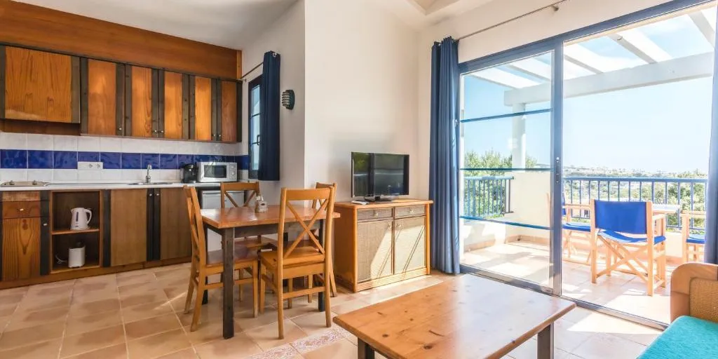 APARTMENT TWO BEDROOMS Room, Bimbolla Apartaments, Menorca