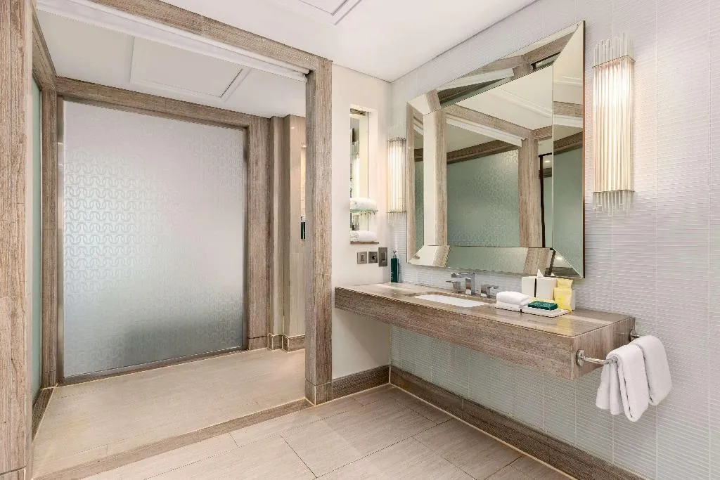DOUBLE KING SIZE BED Room, Hilton Dubai Al Habtoor City, Dubai