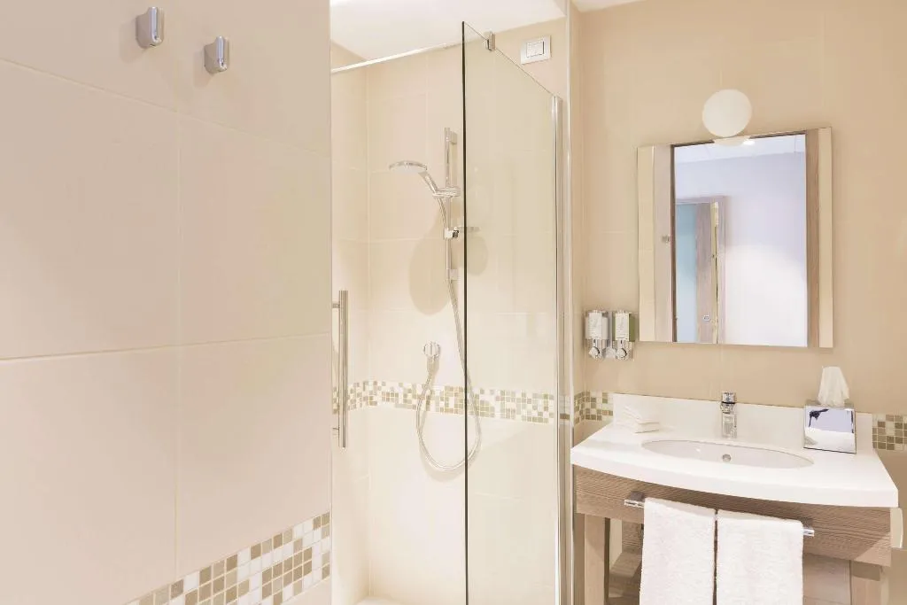 DOUBLE QUEEN SIZE BED Room, Hampton By Hilton Rome East, Rome