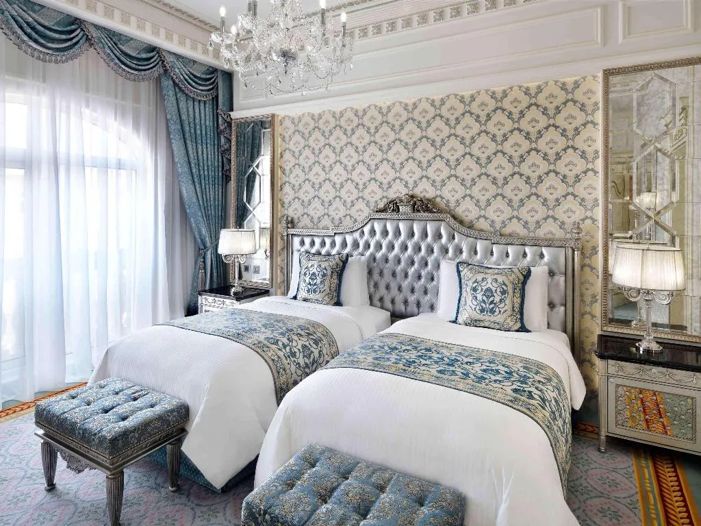 SUITE Presidential Room, Raffles The Palm Dubai, Dubai