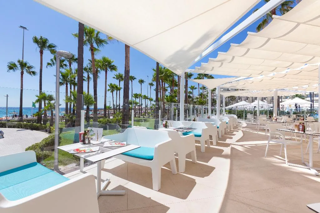 Terrace, Hipotels Mediterraneo - adults only, Majorca