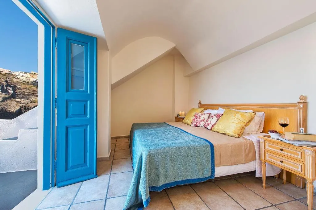 Room, Golden Grey Goose, Santorini