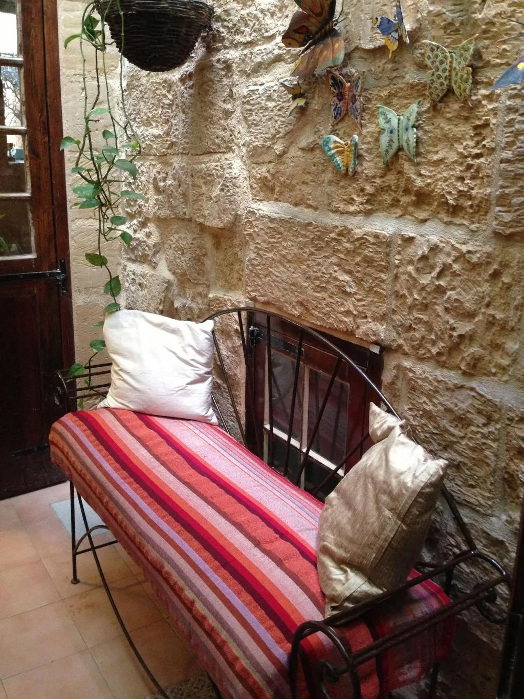Lobby, The Burrow Guest House, Malta
