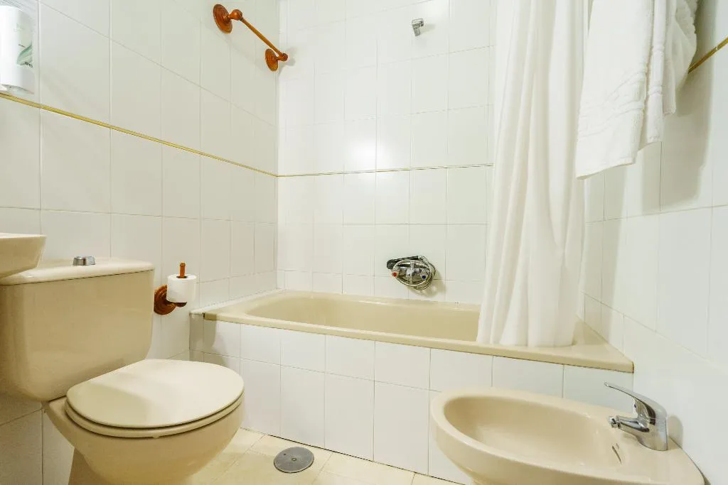 TRIPLE STANDARD Room, Los Castaños, Seville