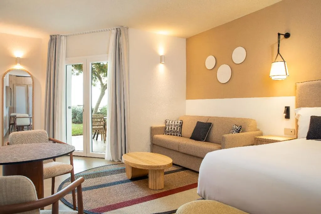 DOUBLE SUPERIOR SEA VIEW Room, Mangia’s Sardinia Resort, Olbia