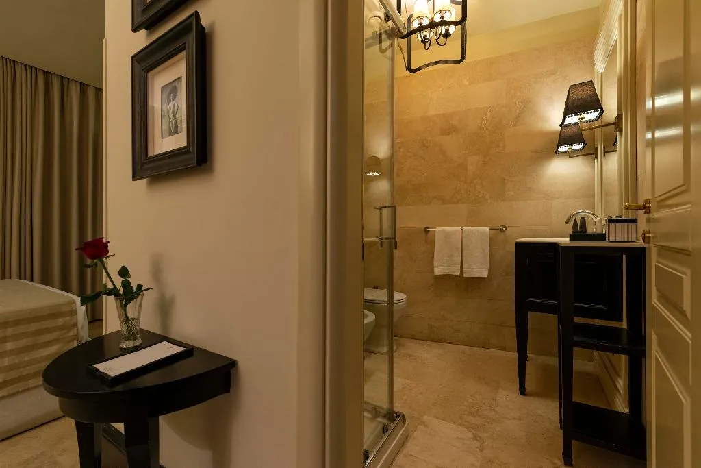 Room, Profumo Maison Colosseo, Rome