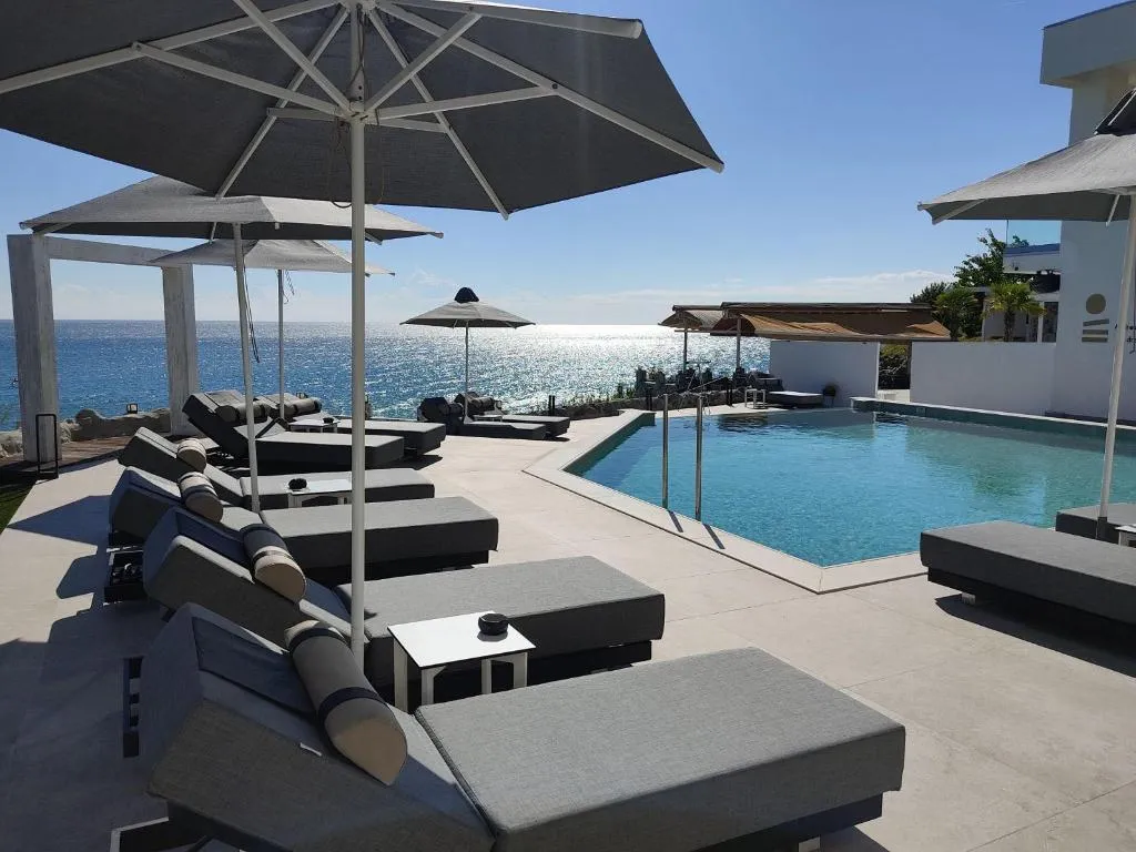 Pool, Akrotiri Olympus Luxury Suites, Thessaloniki