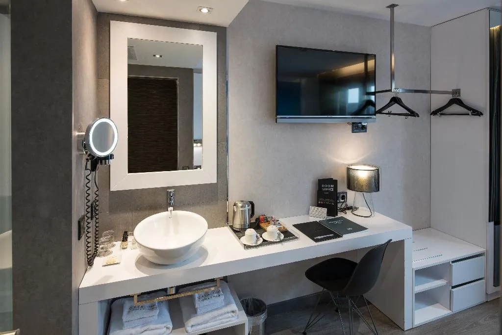 DOUBLE WITH TERRACE Room, Catalonia Gran Via BCN, Barcelona