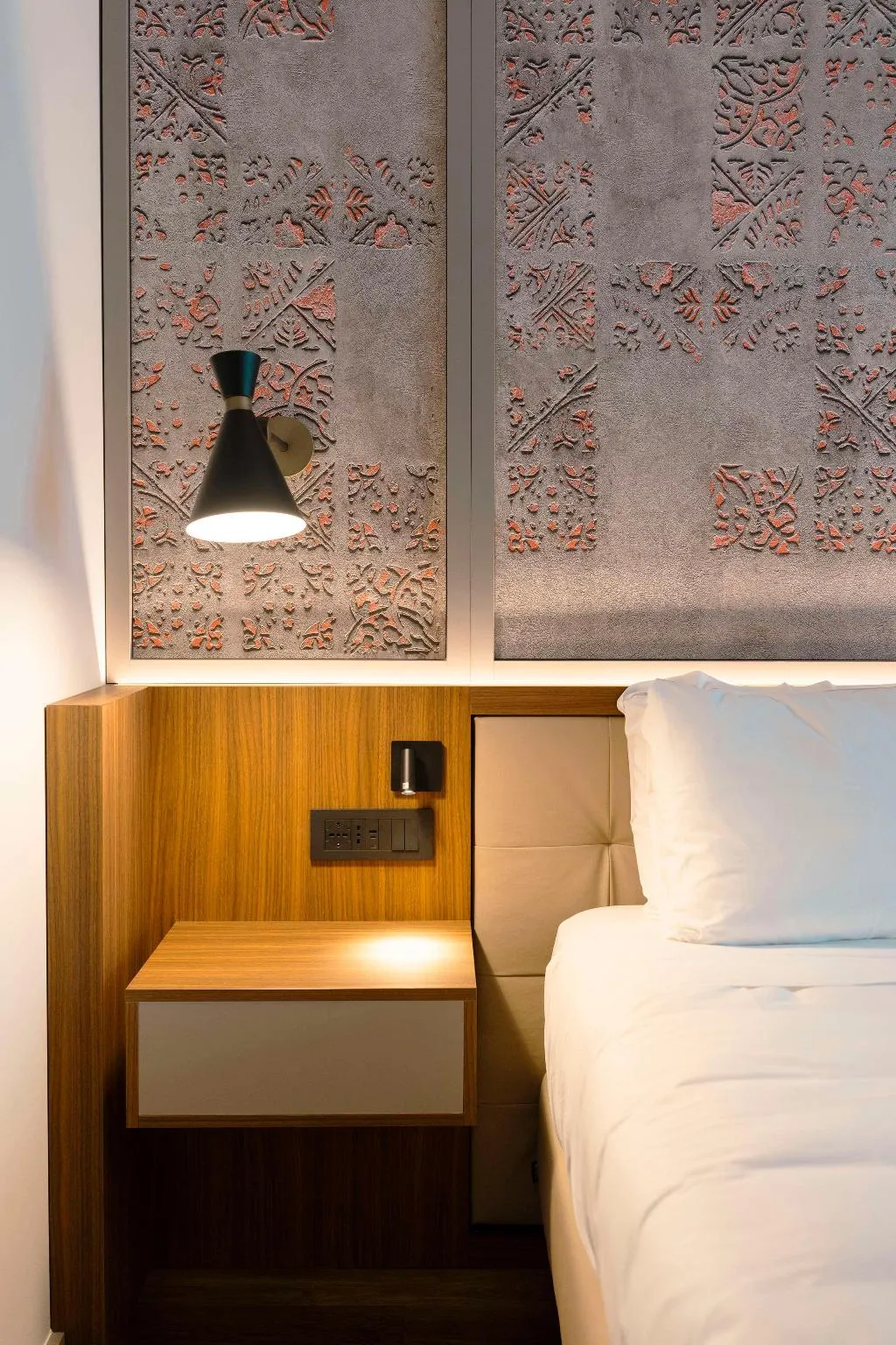 DOUBLE GUEST ROOM KING BED Room, Picciolo Etna Golf Resort & Spa, Curio Collection, Catania