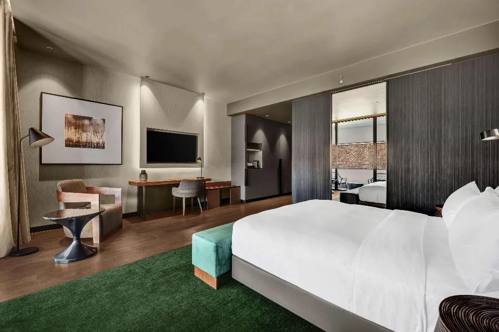 DOUBLE DELUXE KING BED Room, Hilton Porto Gaia, Porto