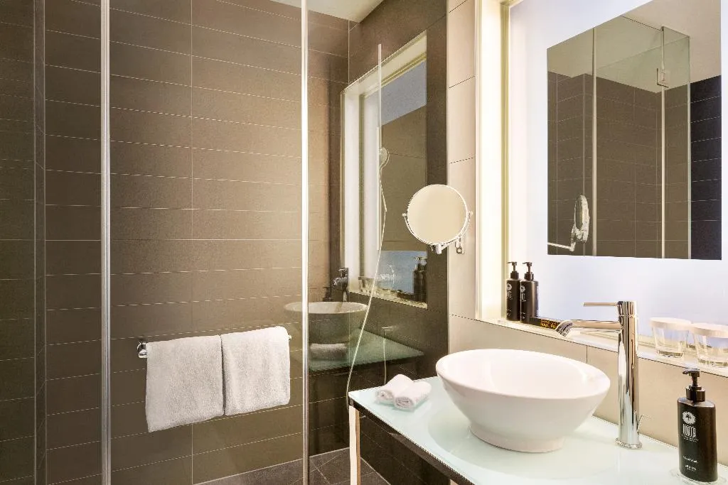 DOUBLE SUPERIOR Room, Vienna House by Wyndham Andel's Berlin, Berlin