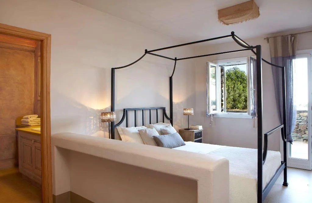 Room, Diles & Rinies, Mykonos