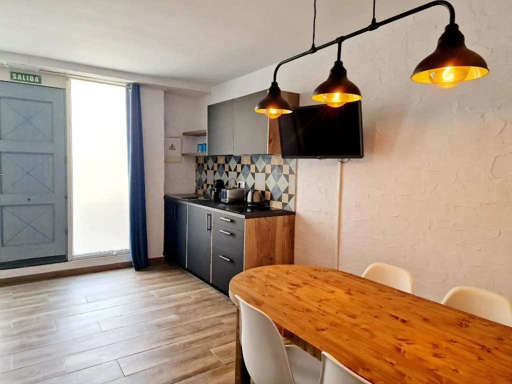 APARTMENT CAPACITY 6 Room, Y Hostel - Albergue Juvenil, Majorca