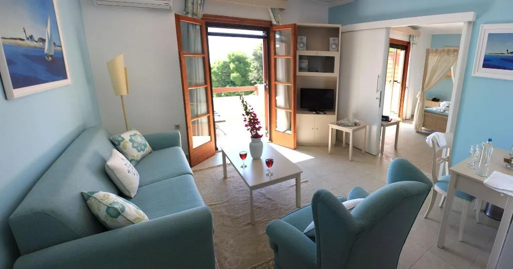 Room, Magic, Skiathos