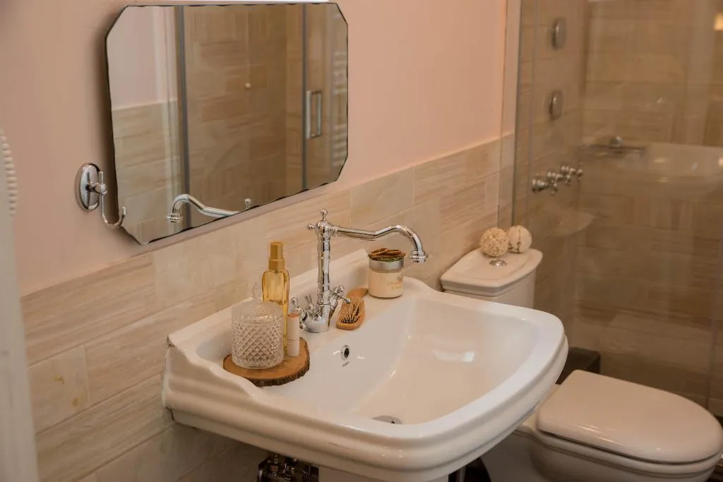 JUNIOR SUITE STANDARD Room, Kyria Boutique House, Athens