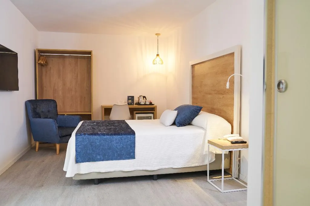 DOUBLE SINGLE USE STANDARD Room, Eurostars Puerto de Ibiza, Ibiza