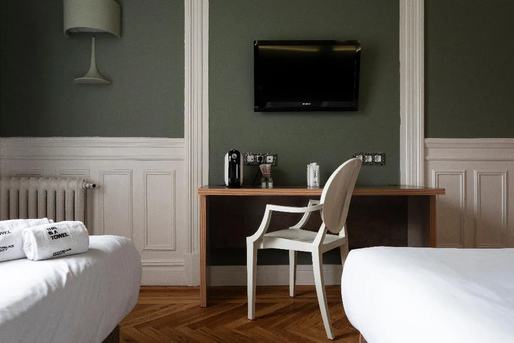 TRIPLE STANDARD Room, Petit Palace Lealtad Plaza, Madrid