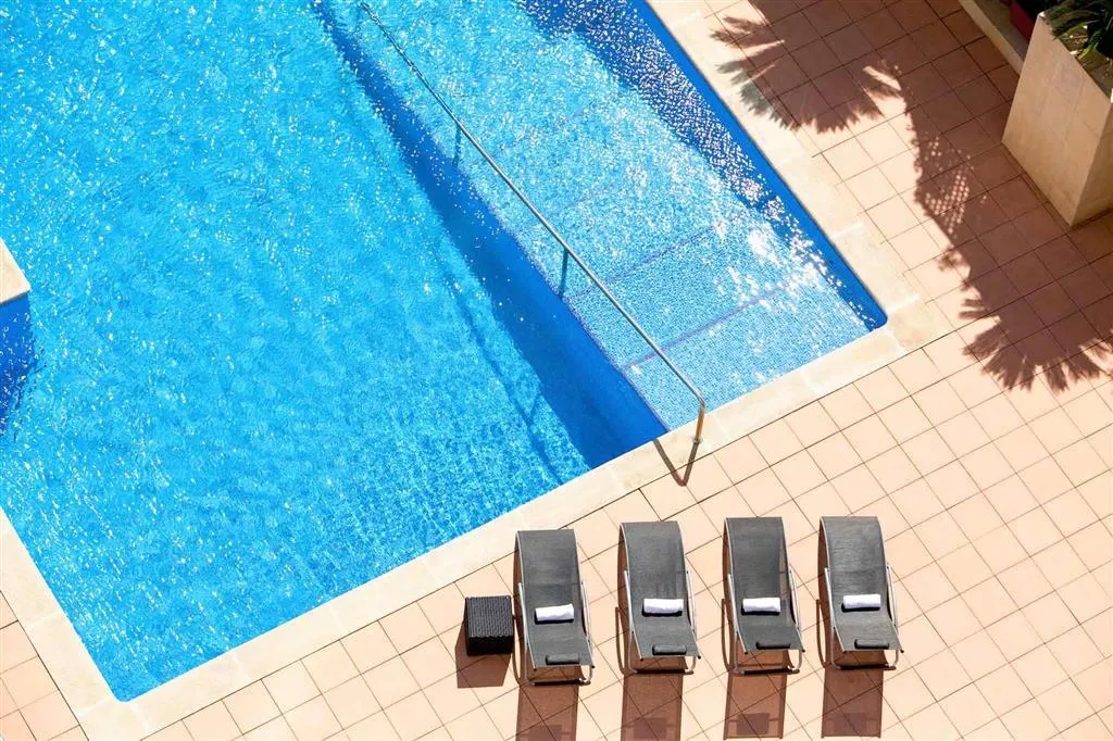 Pool, ibis Styles Barcelona Sant Joan Despi, Barcelona