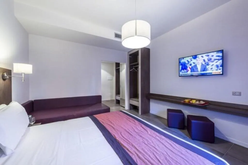 TRIPLE SUPERIOR Room, California, Rome