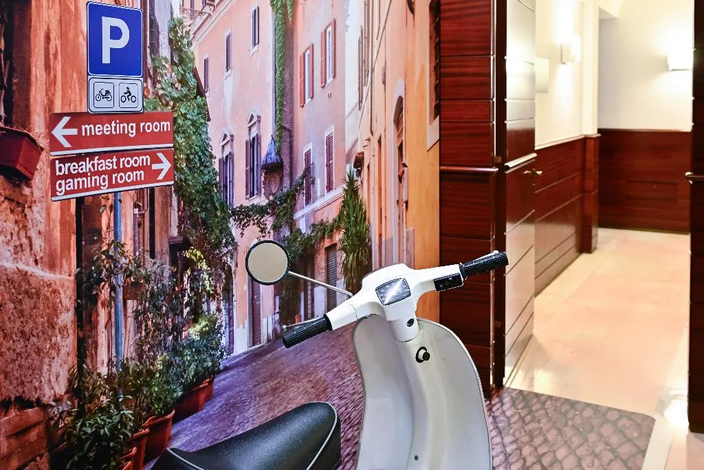 Lobby, Delle Nazioni, Rome