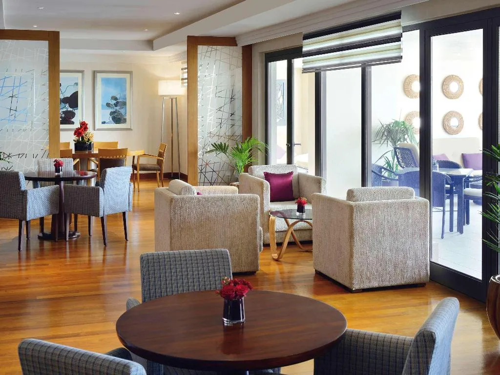 Bar, Movenpick Hotel Jumeirah Beach, Dubai
