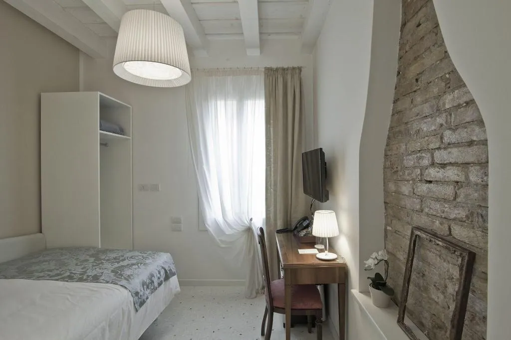 Room, Chiara Lodge, Venice