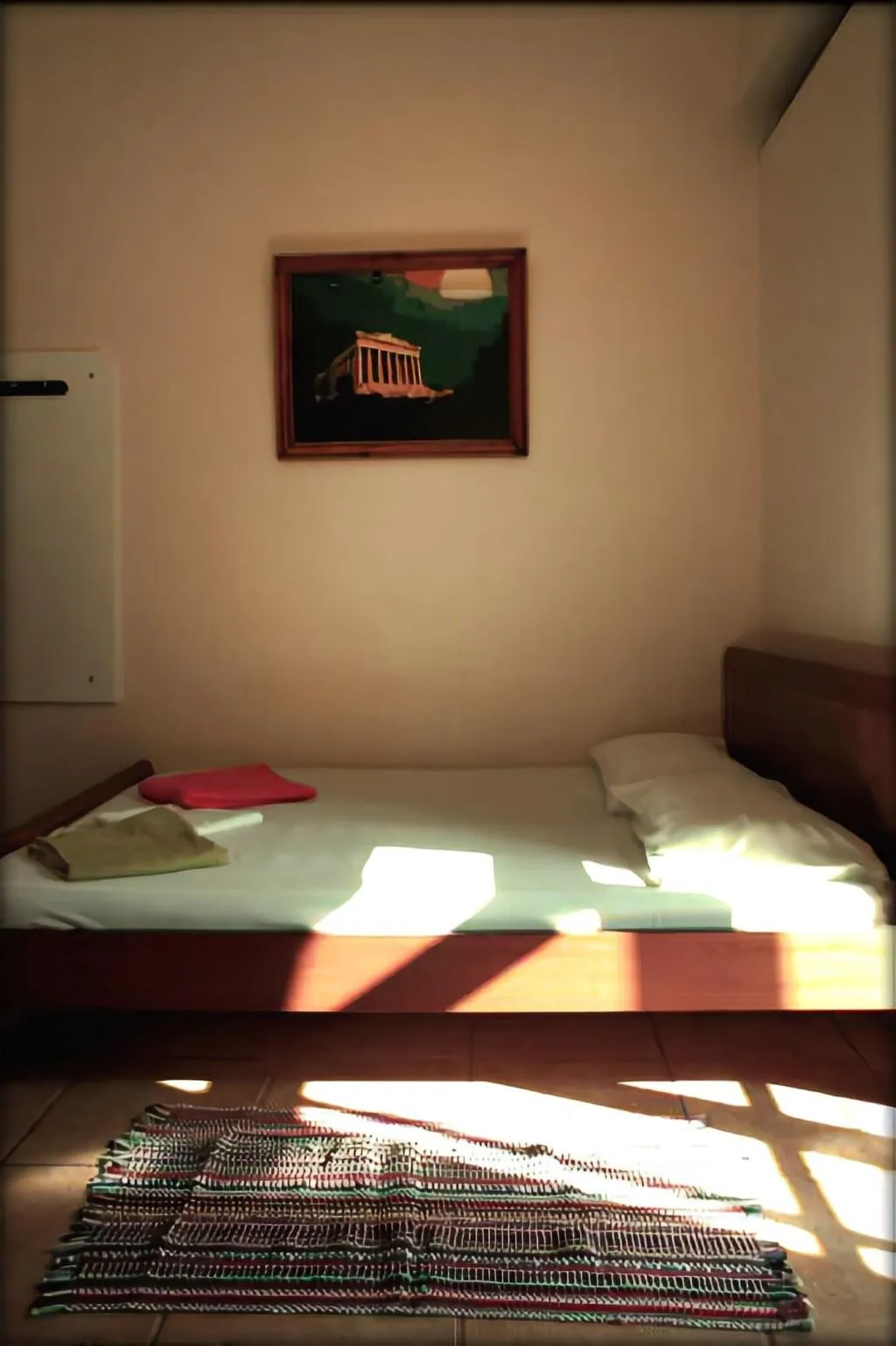 Room, Fivos, Athens